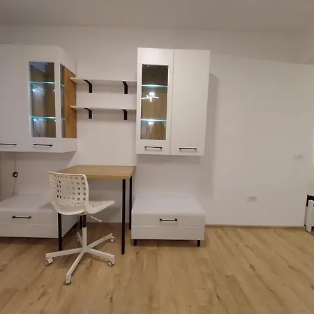 Coresi Mall Top City Apartments 52 Stefan Baciu,