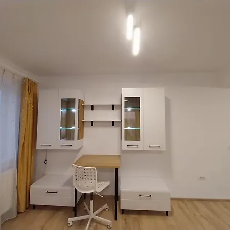 Coresi Mall 52 Stefan Baciu, Appartamento *