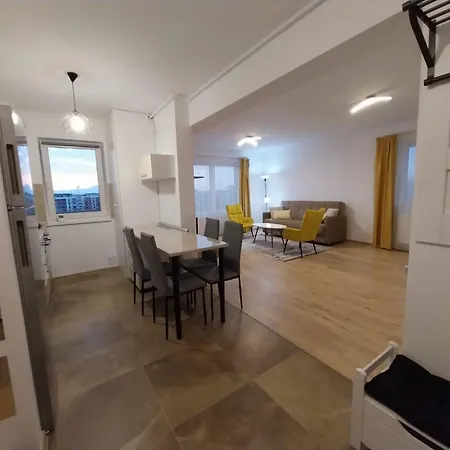 Apartment Coresi Mall Top City Apartments 52 Stefan Baciu,