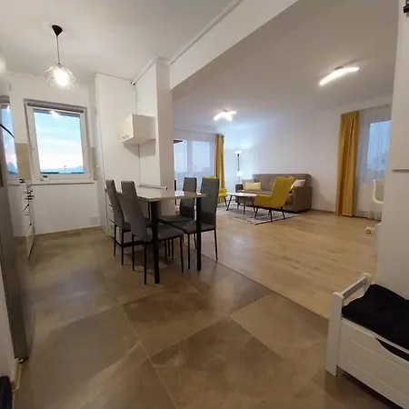 Apartment Coresi Mall Top City Apartments 52 Stefan Baciu, *