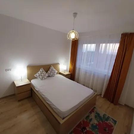 Apartment Coresi Mall Top City Apartments 52 Stefan Baciu,