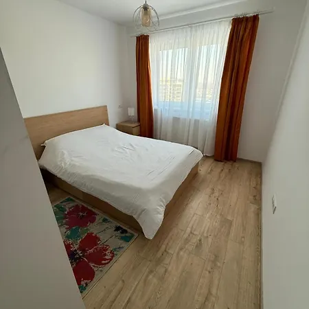 Coresi Mall Top City Apartments 52 Stefan Baciu, Apartment