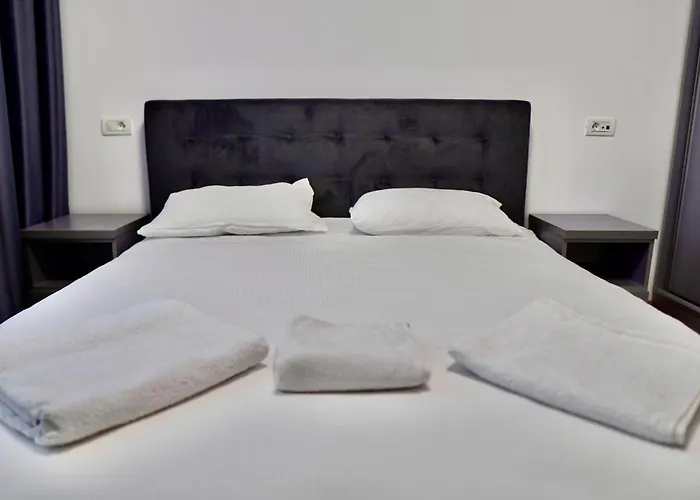 Lejlighed Coresi Mall 52 Stefan Baciu, *