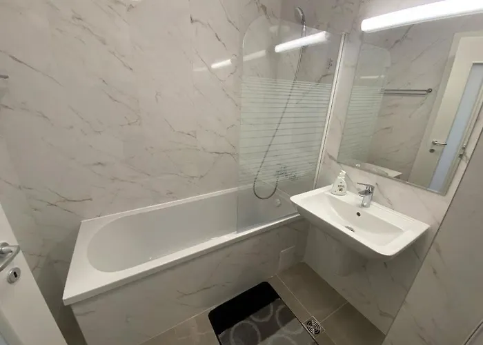 Coresi Mall 52 Stefan Baciu, Lejlighed