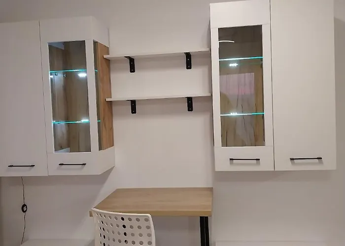 Coresi Mall 52 Stefan Baciu, *