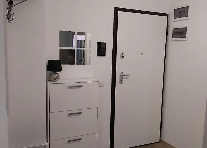 Lejlighed Coresi Mall 52 Stefan Baciu, *