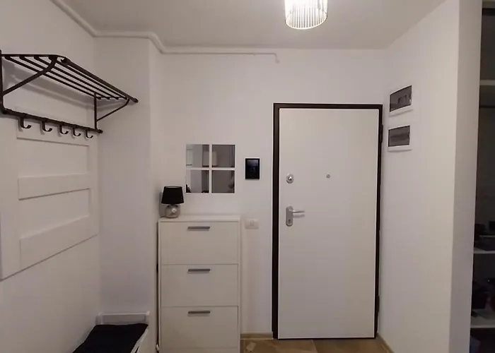 Coresi Mall 52 Stefan Baciu, *