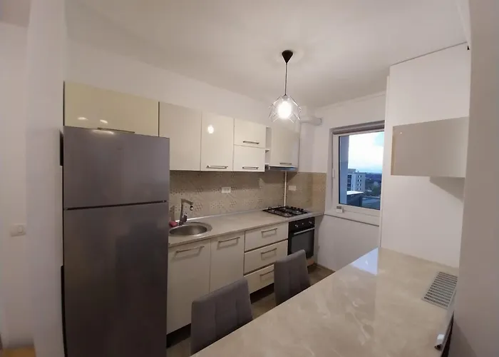 Coresi Mall 52 Stefan Baciu,