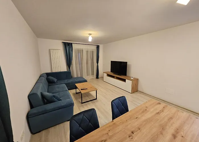 Coresi Mall 52 Stefan Baciu, * Braşov